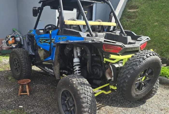 UTV POLARIS RZR XP 4X4  1000