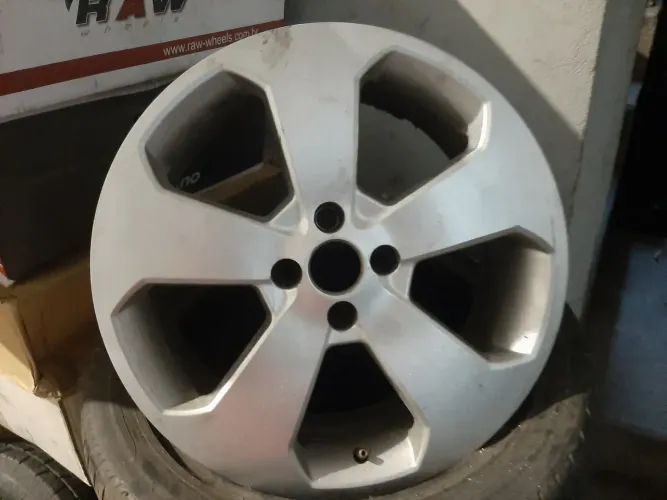 Rodas Esportivas Estrela aro 17 Prata 4x100 Gm Vw usadas 