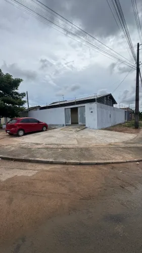 CASA DE ESQUINA NO PÉROLA RUA DOS TRABALHADORES 