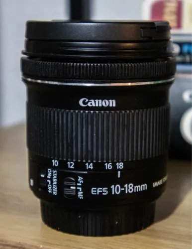 Lente Cânon EF-S 10-18 mm