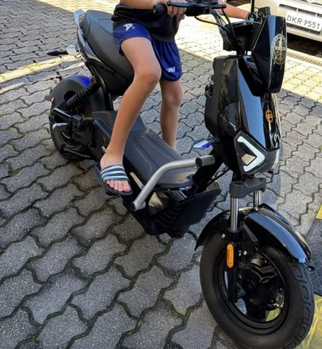 Motocicleta elétrica a bateria 