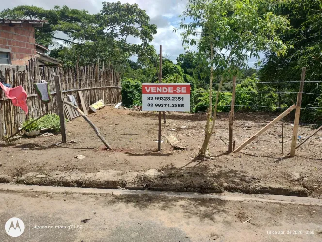 Vende-se este terreno