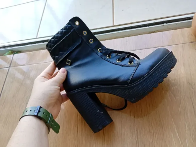 Bota seminova