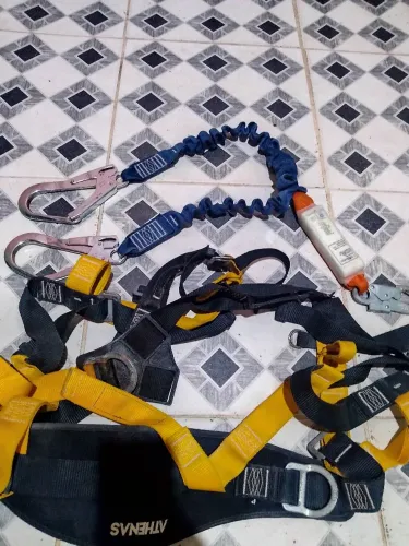 Vende sinto de segurança da Athenas completo 