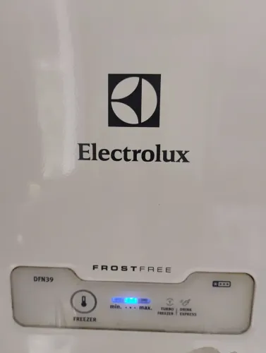 geladeira duplex Eletrolux Frost Free com display digital Turbo Freezer