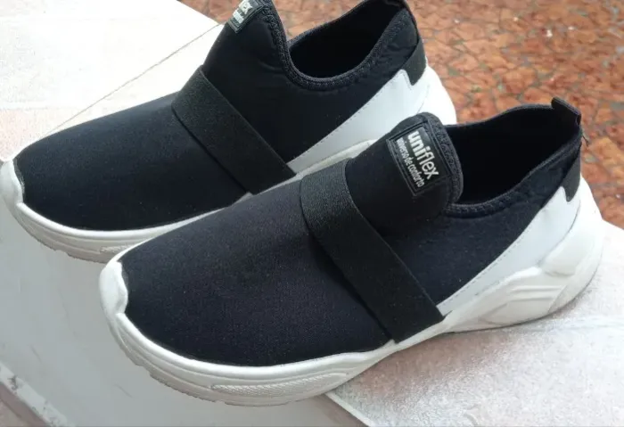 Tênis Uniflex preto e branco
