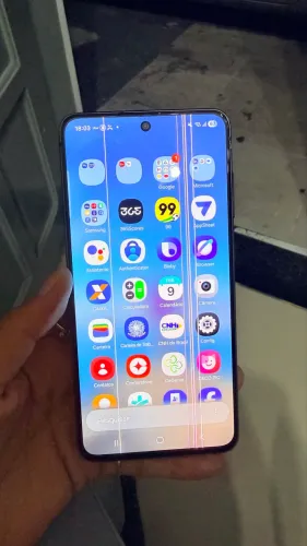 Vendo Samsung S21Fe com listras na tela 