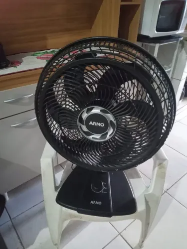 Ventilador de mesa arno