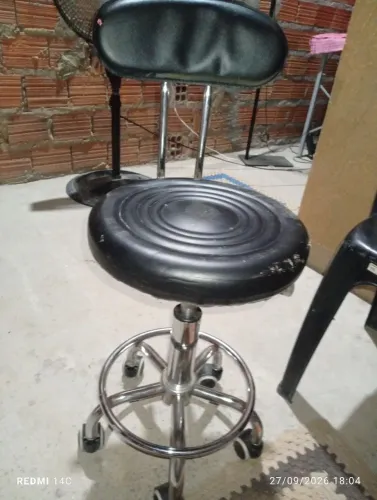 Cadeira para Studio ,com 4 rodinhas
