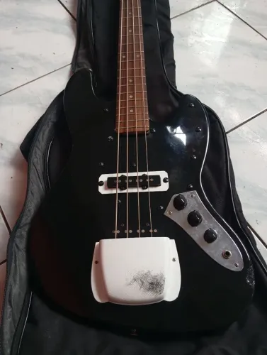 Contra baixo e pedal de boutique