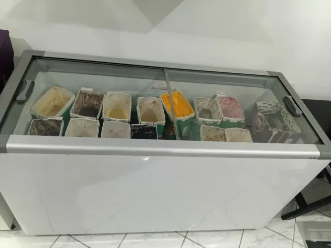 Freezer tampa de vidro.