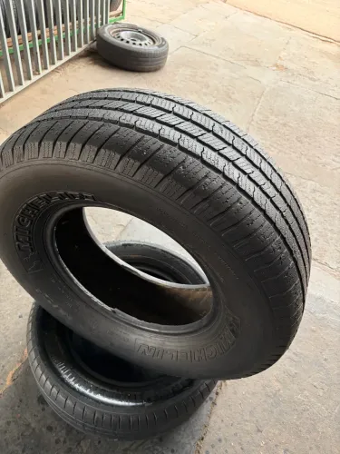 Pneus 265 70 aro 16 michelin UMA UNIDADE