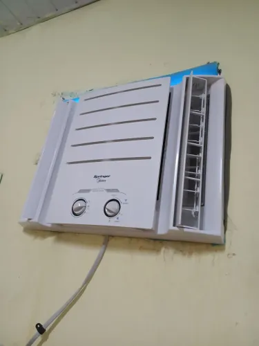 Vendo esse ar condicionado semi novo