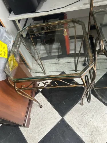Mesa de canto antiga de ferro com vidro