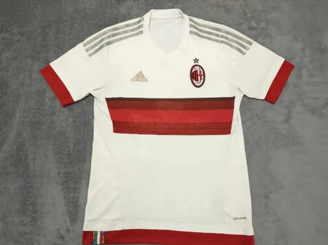 Camisa Oficial Milan (Itália) Adidas 2015-2016, tamanho P (48x72cm).