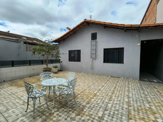 Casa para Aluguel em Contagem (Eldorado) com 4 Quartos, 1 Suíte e Varanda Gourmet