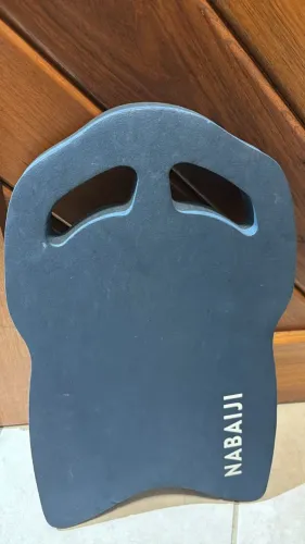 Pés de pato, flutuador (pullboy) e prancha para natação
