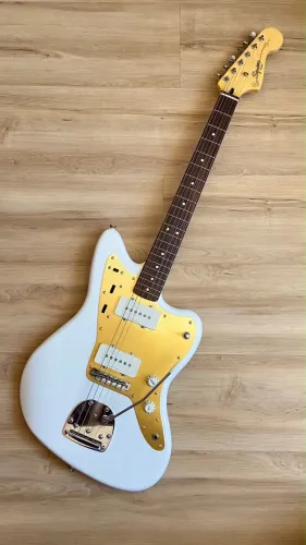 Guitarra Jazz master J. Mascis Squire
