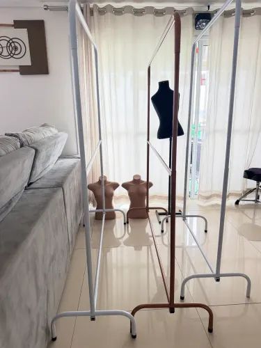 Cabideiros e manequins