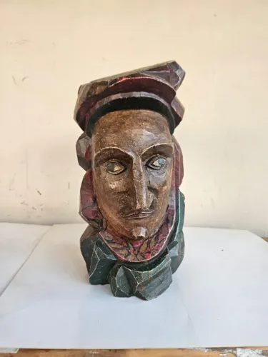 Escultura em Madeira Policromada - Assinada pelo Escultor Átila (4,3 kg)