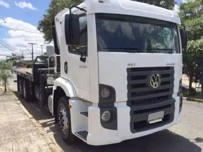 Vw 24250 munck 20.5 ano 2010