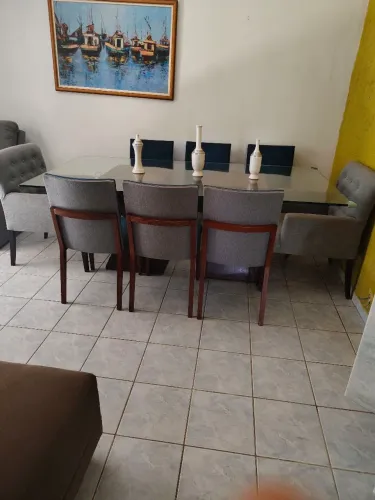 Vendo uma mesa linda de 8 lures