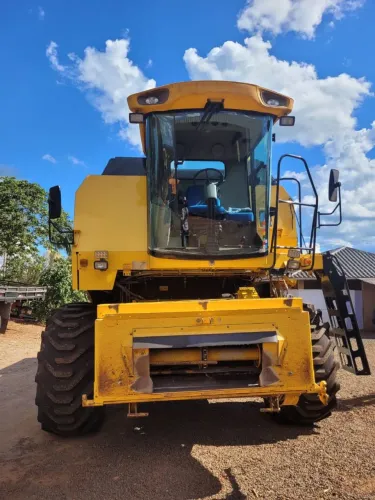 COLHEITADEIRA NEW HOLLAND TC5070