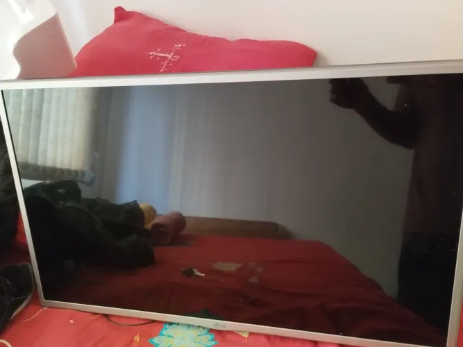 Tv LG 32 polegadas, não é smartv! 400 reais