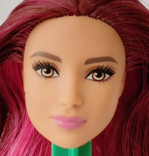 Cabeça Barbie Fashionista 17
