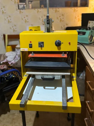 Prensa Térmica 35x35 Máquina de Estampar Camisetas DTF e Sublimação - R$ 480