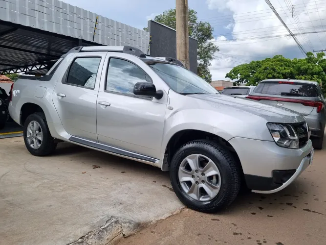 Renault Duster Oroch Dyna. 2.0 Hi-flex 16V Mec. 2019