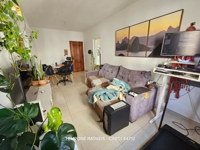 Apartamento à Venda em Condomínio com Portaria 24h e Infraestrutura com campo de futebol.