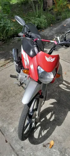 Vendo Pop 110i selada e quitada moto excelente 