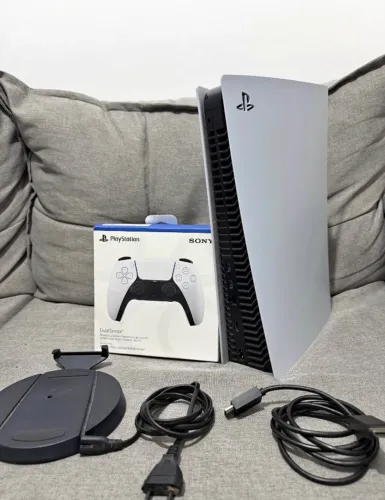 ? PS5 Slim + 1 controle  Videogame em excelente estado, funcionando perfeitamente e pront