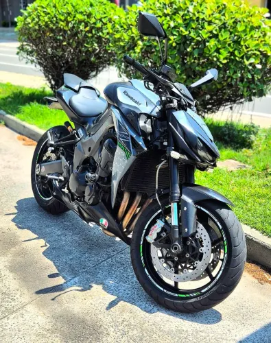 Moto Kawasaki Z1000R 2020
