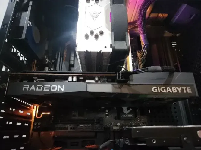 Placa de Vídeo RX6600 8GB GIGABYTE TRIPLE FAN