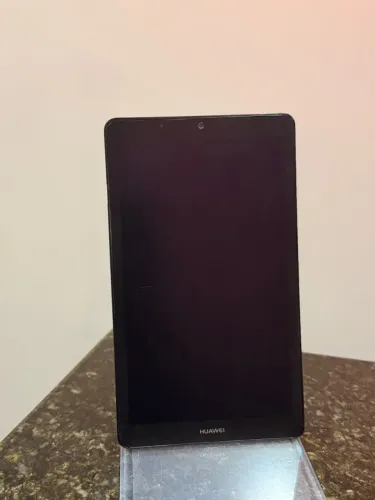 TABLET BÁSICO BEM CONSERVADO