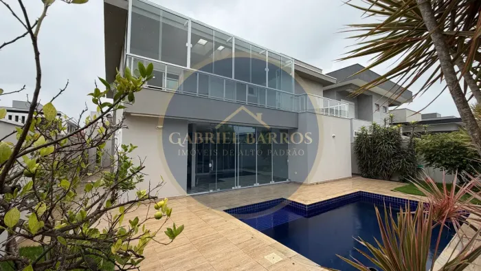 Sobrado de alto padrão com 330m², 4 suítes, área gourmet com piscina privativa. Cond. Jd.