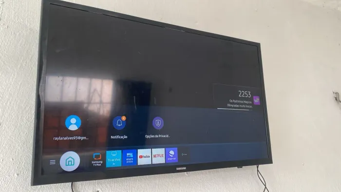 TV SMART + PLAYSTATION