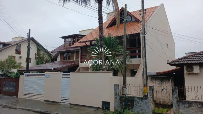Casa em Condomínio para Locação no Rio Tavares 4 Quartos, Suíte e 3 Vagas
