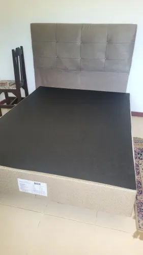 Box Cama de casal com cabeceira Novo 3 meses de uso