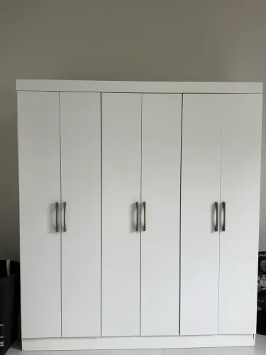 Guarda-roupa Branco 6 Portas com 2 Gavetas Excelente Estado