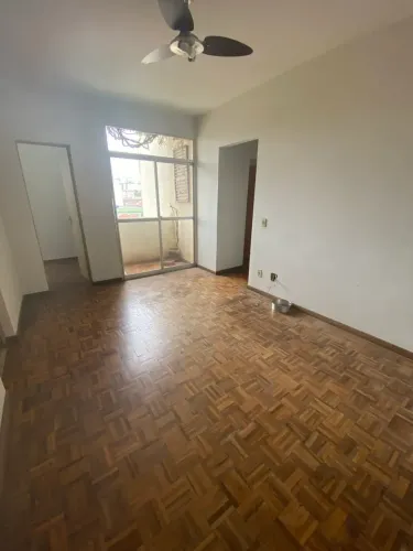 Imóvel para aluguel com 2 quartos em Sagrada Família - Belo Horizonte - MG