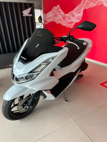 Pcx cbs 26/27 emplacamento gratis, ipva e 1 ano de seguro gratis