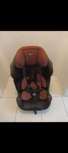Cadeira infantil automóvel