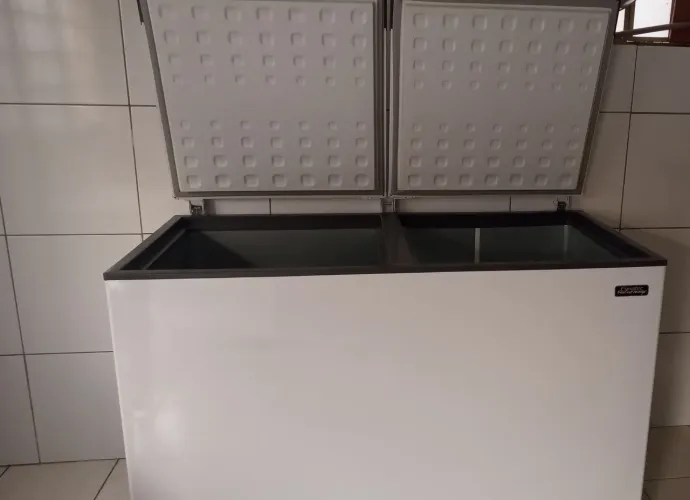 Vendo freezer Esmaltec 437l novo
