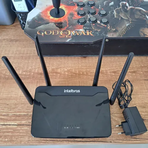 Roteador intelbras 4 antenas.