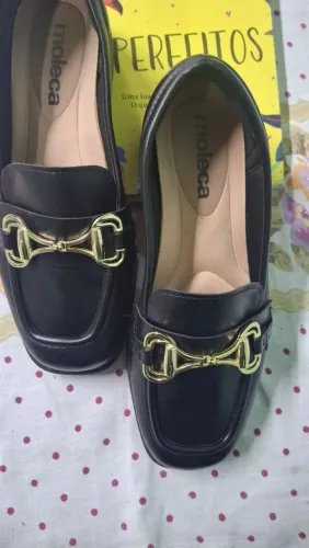 Sapato Mocassim Moleca Feminino Tratorado com Fivela. 