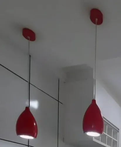 2 Luminárias Pendentes Vermelhas + 1 Luminária Preta - Impecáveis