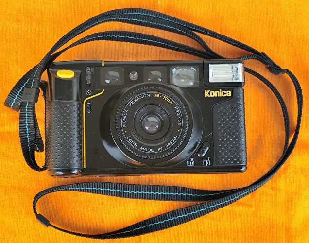 Máquina fotográfica Konica MR.70